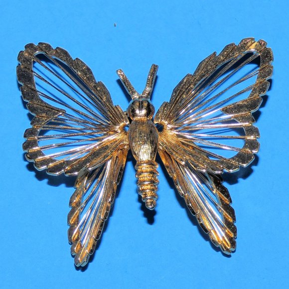 Monet Jewelry - Vintage SIGNED MONET Butterfly Brooch Pin Wire Flying Insect Bug Wings Gold Tone